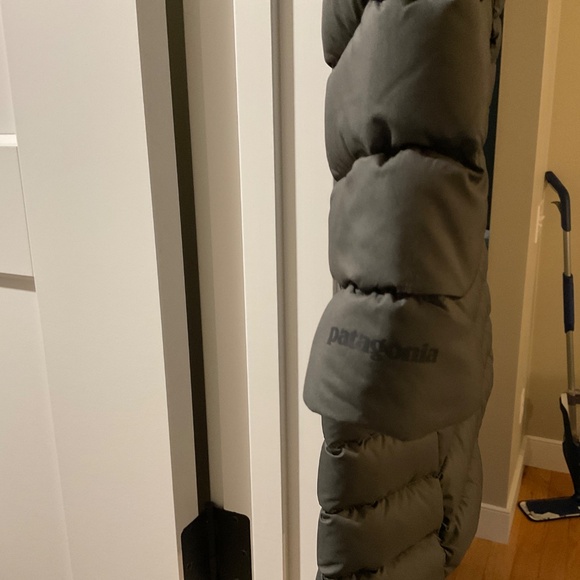 Patagonia Silent Down Parka Size Small (Forge Gray) - Picture 3 of 4